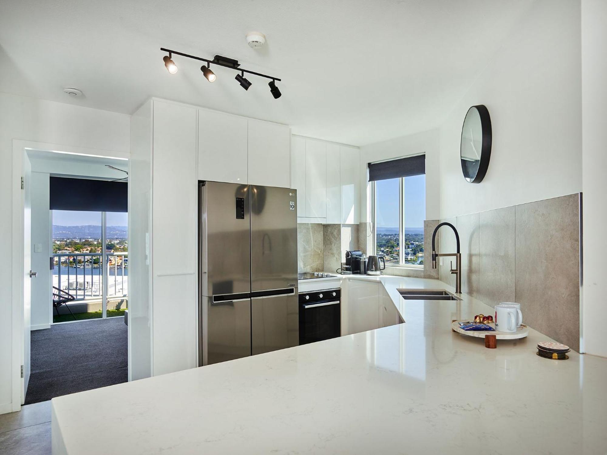 Amazing Views Surfers Paradise 2 Bedroom Unit Close To Everything Gold Coast Buitenkant foto